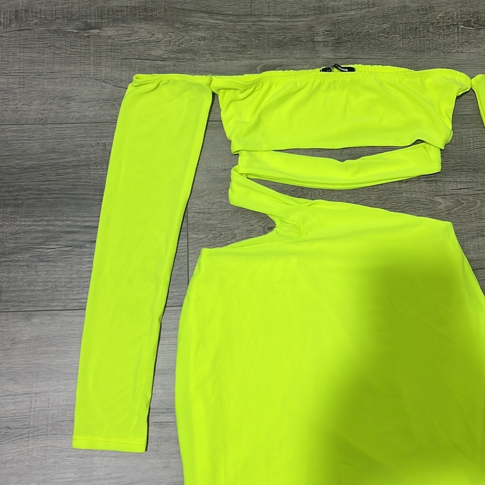Dress - Picture 4 of 10